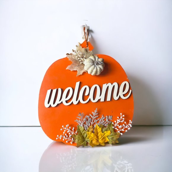 Hanging Pumpkin Sign - “Welcome” - Picture 3 of 3